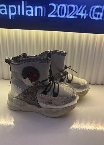 Kız Çocuk Gri Yılan Desenli Cırtcırtlı Bot - Görsel 2