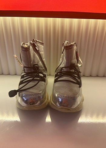 Kız Çocuk Gri Yılan Desenli Cırtcırtlı Bot - Görsel 3