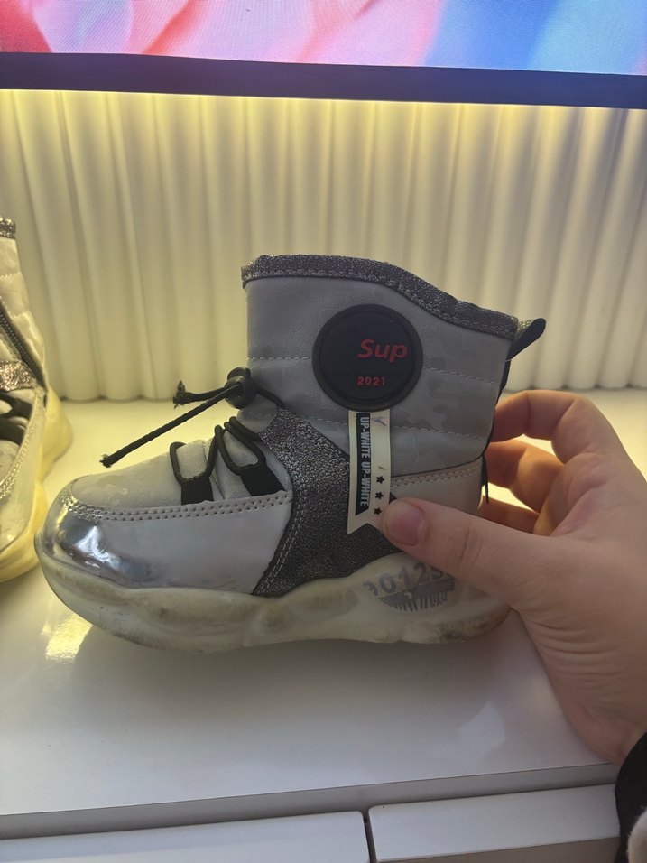 Kız Çocuk Gri Yılan Desenli Cırtcırtlı Bot - Görsel 5