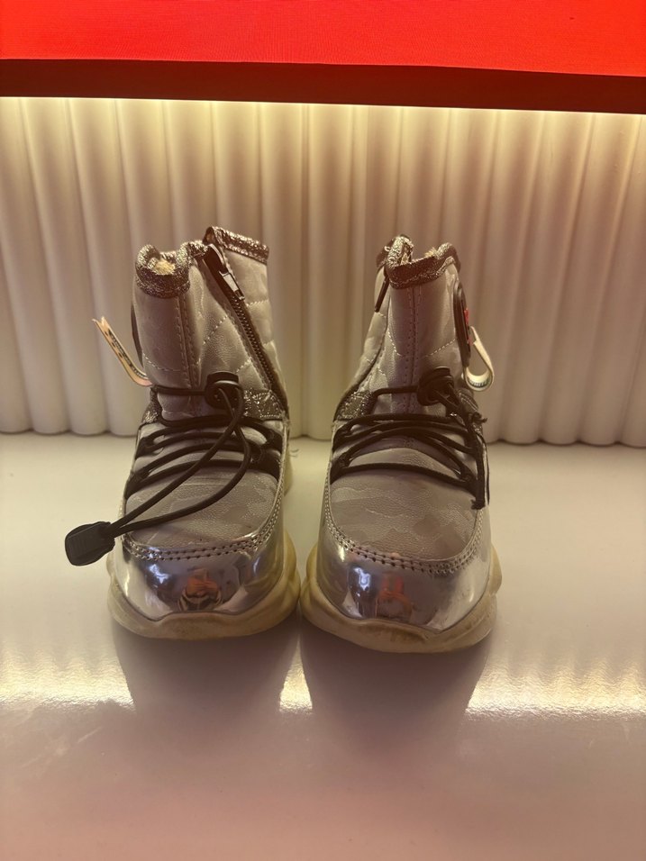 Kız Çocuk Gri Yılan Desenli Cırtcırtlı Bot - Görsel 3