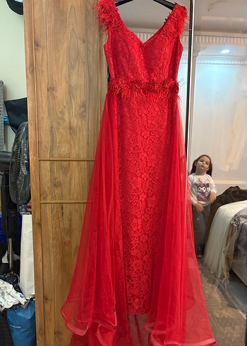 Dantel Detaylı Kırmızı Uzun Abiye Elbise - Görsel 3