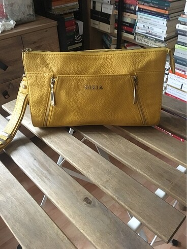Gızia clutch