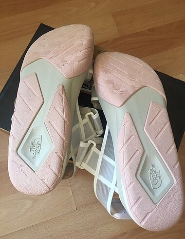 38 Beden The north face sandalet