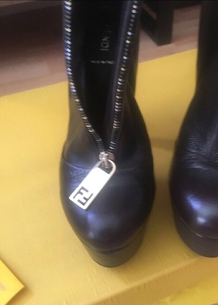 Fendi deri bot — görsel 4/8