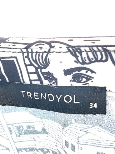 34 Beden çeşitli Renk Trendyol & Milla Gömlek %70 İndirimli.