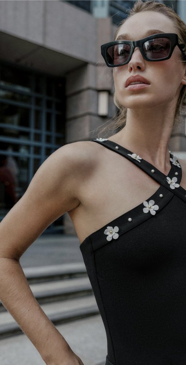 Siyah Askılı bluz - Görsel 3