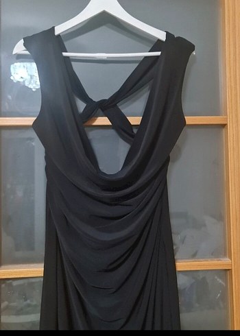 Zara Siyah Drapeli V Yakalı Uzun Elbise