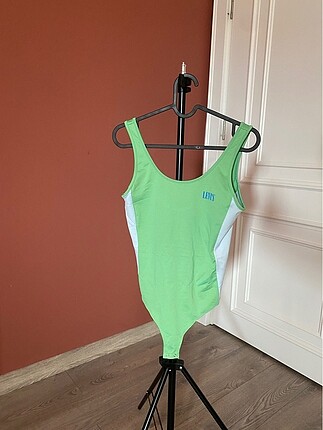 Çıtçıtlı spor bodysuit