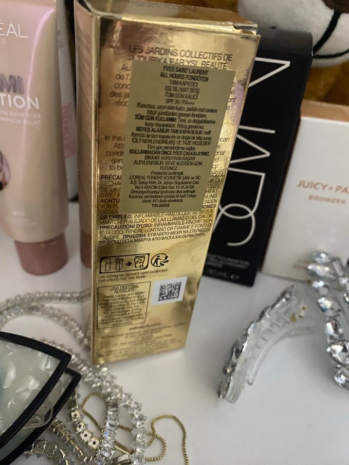 Yves Saint Laurent All Hours Fondöten - Görsel 5