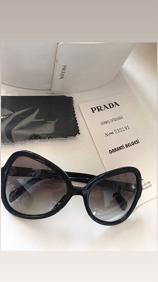Prada güneş gözlüğü