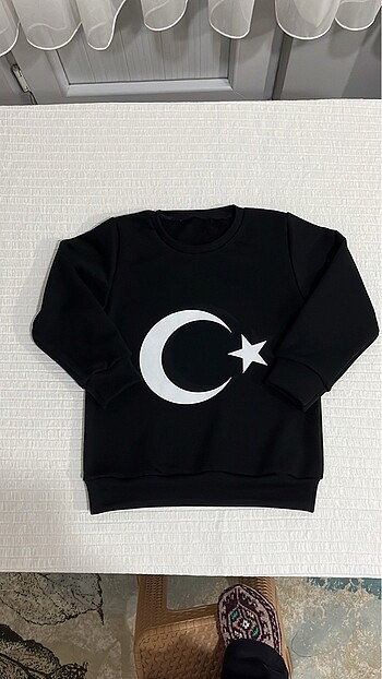 Ay yıldızlı sweatshirt