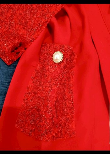 Kırmızı İşlemeli Kadın Uzun Kaban - Görsel 2