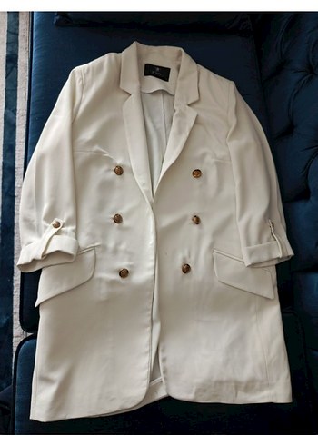 Beyaz Düğmeli Kadın Mini Blazer - Görsel 2