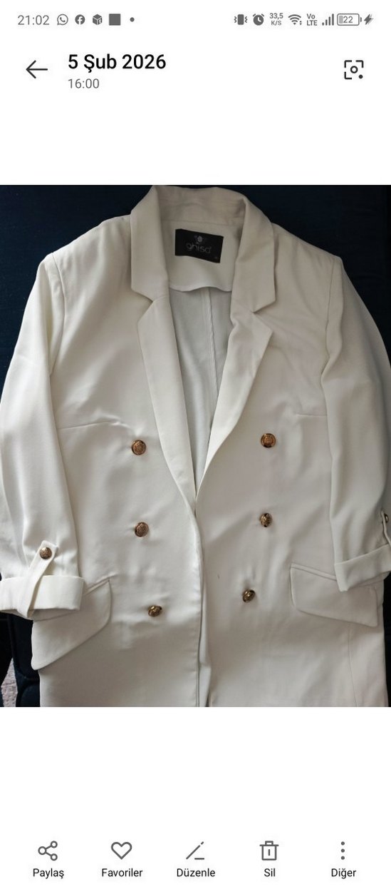 Beyaz Düğmeli Kadın Mini Blazer - Görsel 4