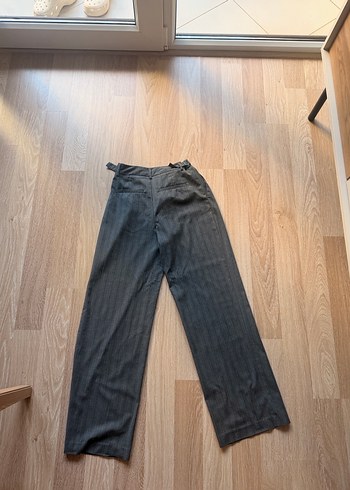 Kadın Gri Bol Kesim Kemerli kumaş Pantolon - Görsel 6