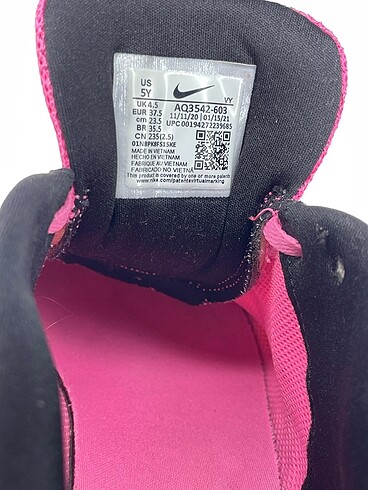 37,5 Beden çeşitli Renk Nike Spor Ayakkabı %70 İndirimli.