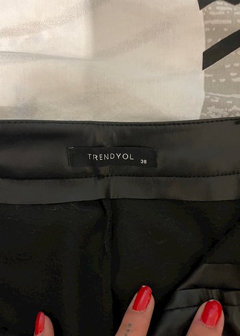 Siyah Deri Mini Şort - Görsel 4