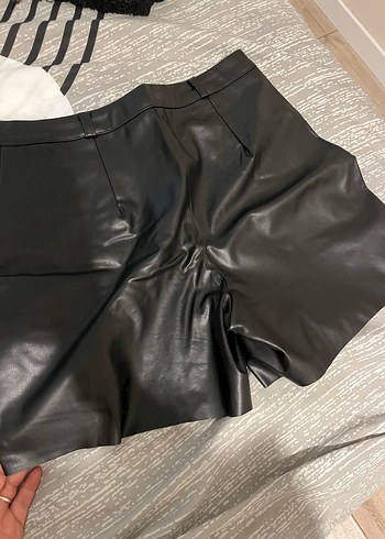 Siyah Deri Mini Şort - Görsel 5