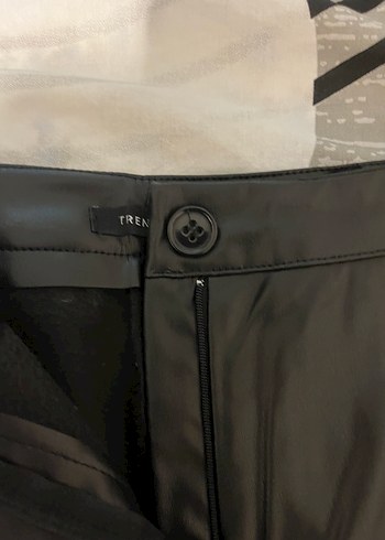 Siyah Deri Mini Şort - Görsel 3