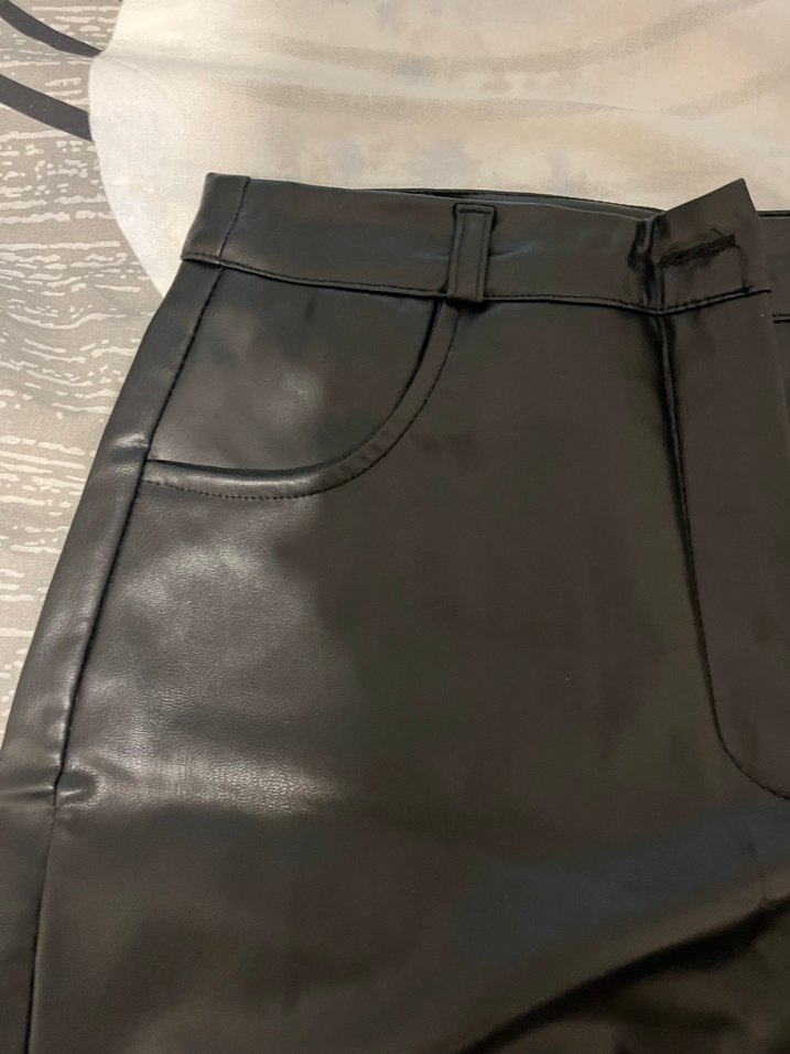Siyah Deri Mini Şort - Görsel 2