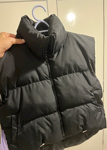 Siyah Yüksek Yakalı Kadın Crop Yelek