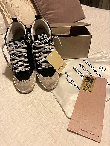 Golden Goose Deluxe Mid Star Ayakkabı