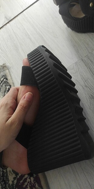 38 Beden Siyah dolgu topuk yazlık ayakkabı