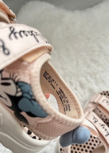 H&M Pembe Mickey sandalet