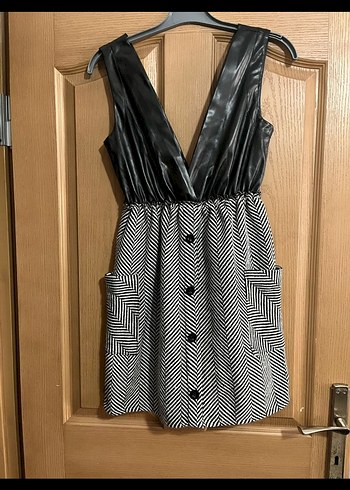 Düğmeli Deri Üstü ve Zebra Desenli Midi Elbise - Görsel 5