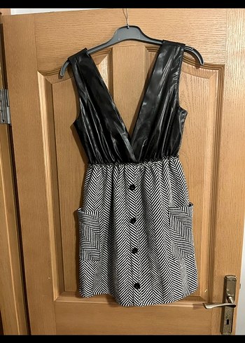 Düğmeli Deri Üstü ve Zebra Desenli Midi Elbise - Görsel 2