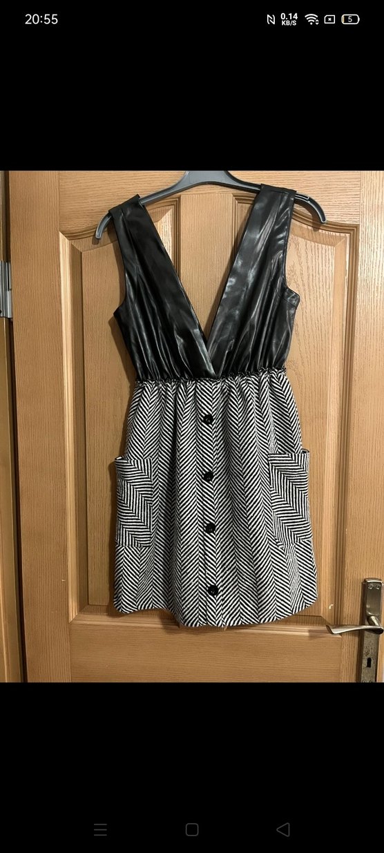 Düğmeli Deri Üstü ve Zebra Desenli Midi Elbise - Görsel 5