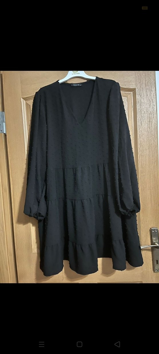 V Yaka Siyah Midi Keten Elbise - Görsel 4