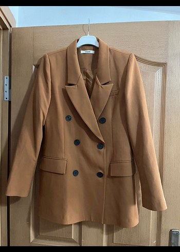 Düğmeli Bej Kadın Blazer Ceket