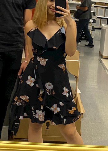 Siyah Çiçek Desenli Drapeli Mini Elbise - Görsel 2