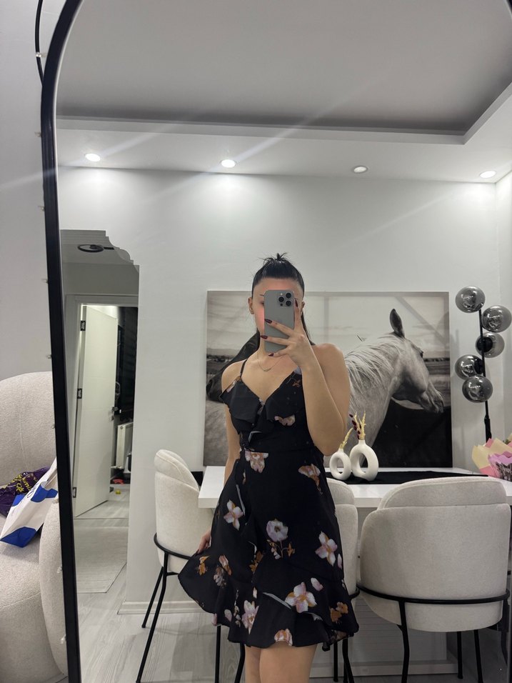 Siyah Çiçek Desenli Drapeli Mini Elbise - Görsel 5