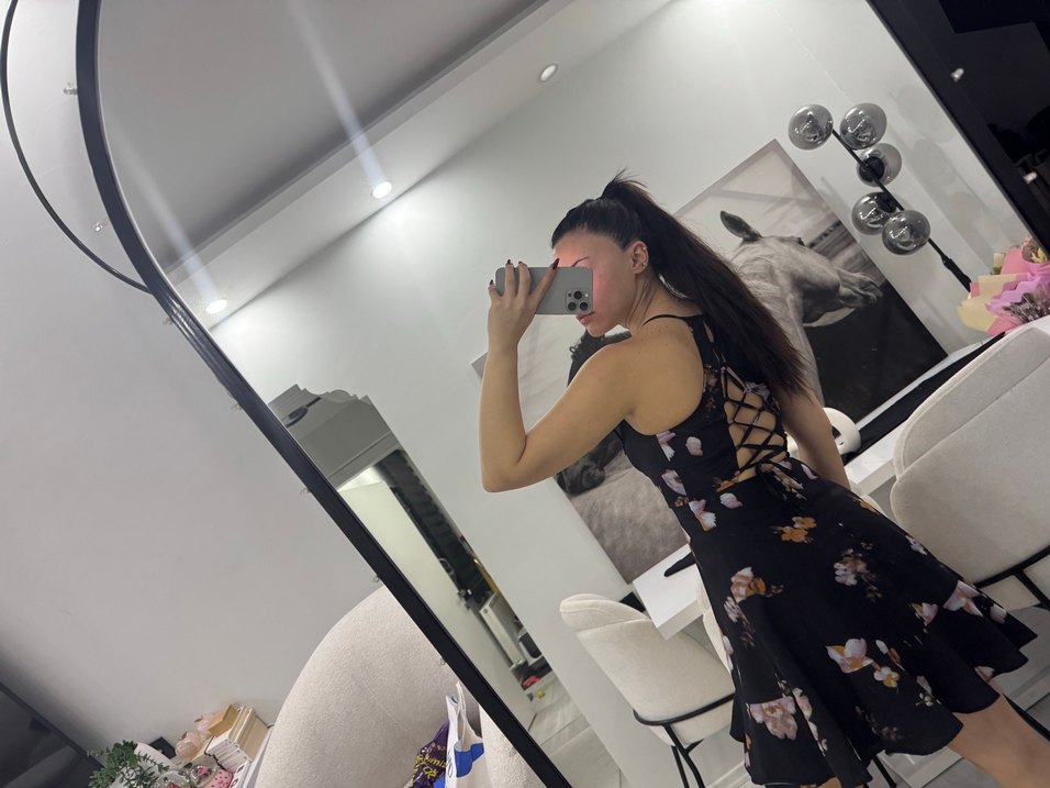 Siyah Çiçek Desenli Drapeli Mini Elbise - Görsel 4