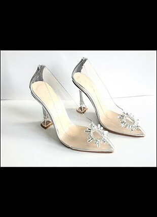 Şeffaf stiletto