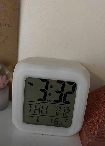 Dijital saat hatırlatıcı