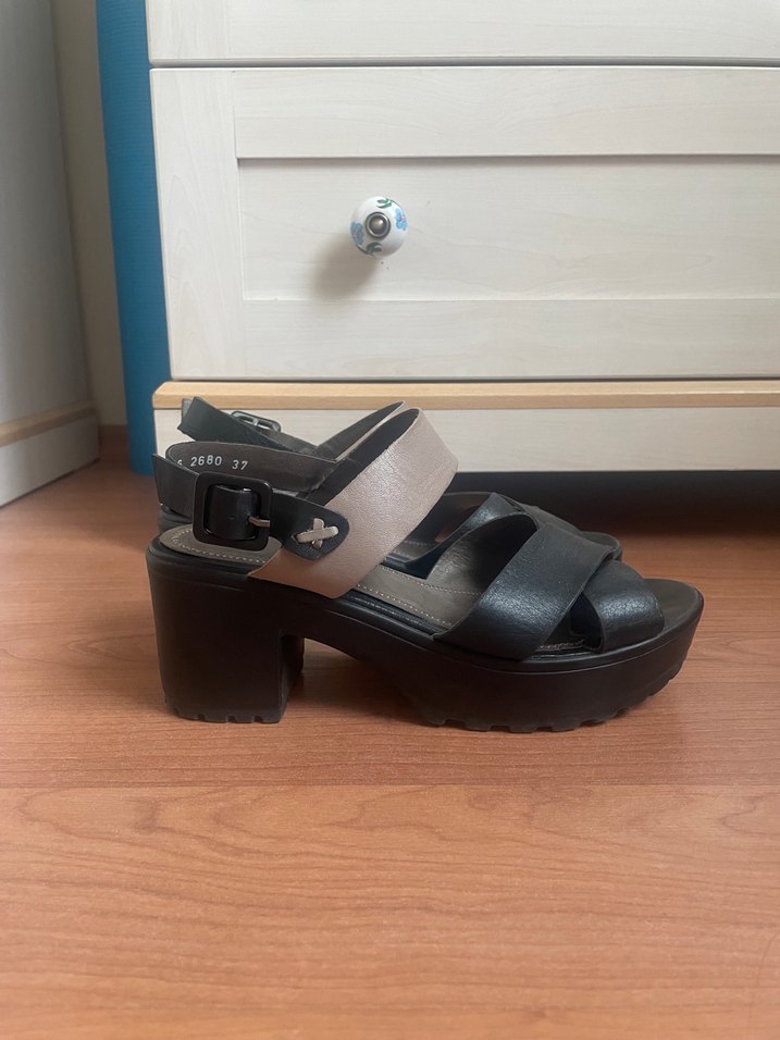 Beta Deri Bej Siyah Topuklu Kadın Sandalet - Görsel 3