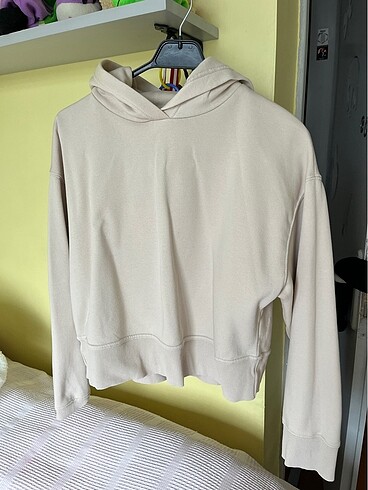 Zara sweatshirt
