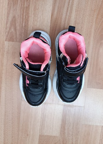 26 Beden Kız Çocuk Pembe Siyah Spor Ayakkabı
