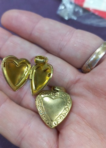 Gold Kalp Formlu Vintage Kolye