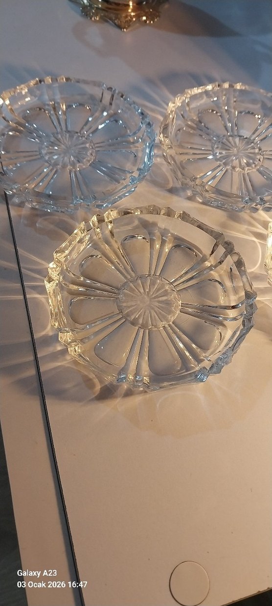 Parlak Vintage Desenli Kristal Cam Tabaklar - Görsel 4