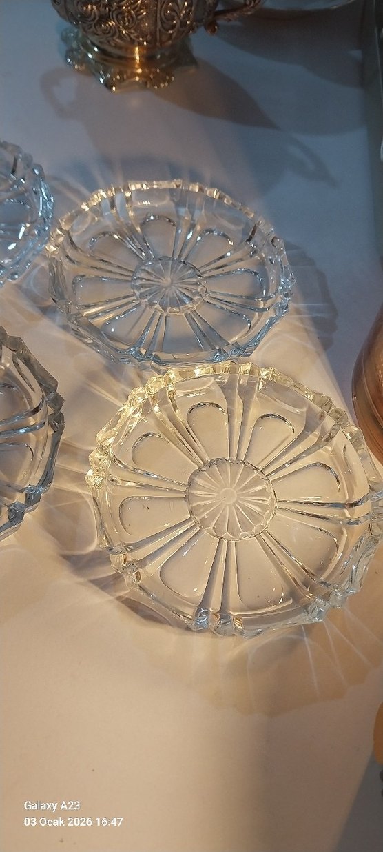 Parlak Vintage Desenli Kristal Cam Tabaklar - Görsel 3