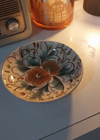 Eski Dönem Bej Renkli Çiçek Desenli Tabak - Görsel 2