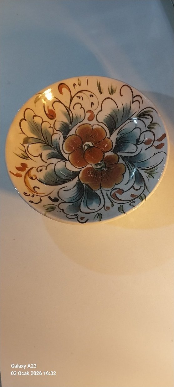 Eski Dönem Bej Renkli Çiçek Desenli Tabak - Görsel 3
