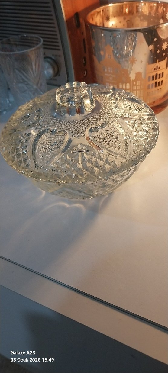 Nakış Desenli Parlak Beyaz Kristal Cam Şekerlik - Görsel 5