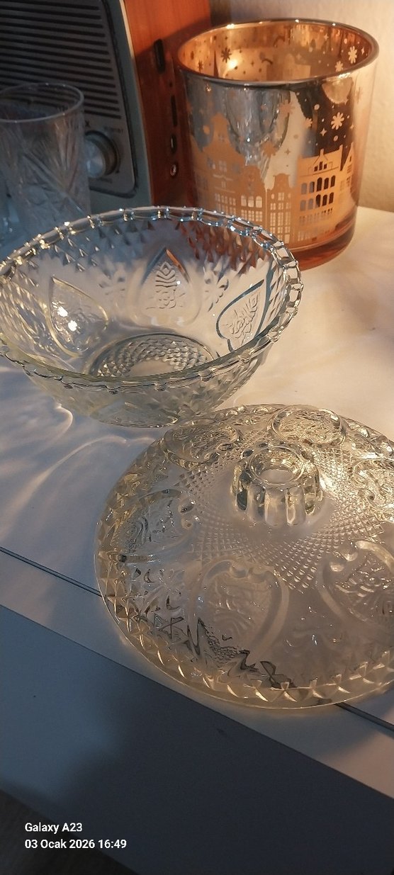 Nakış Desenli Parlak Beyaz Kristal Cam Şekerlik - Görsel 4