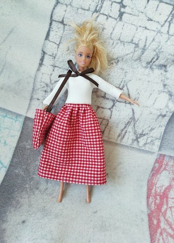 Beden Barbie bebek kıyafetleri