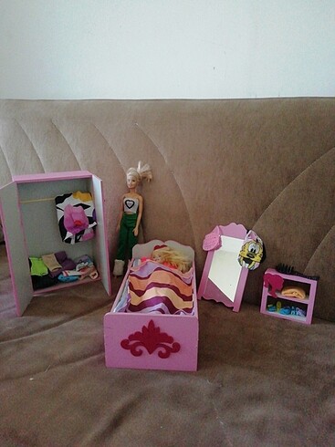 Barbie bebek odası 